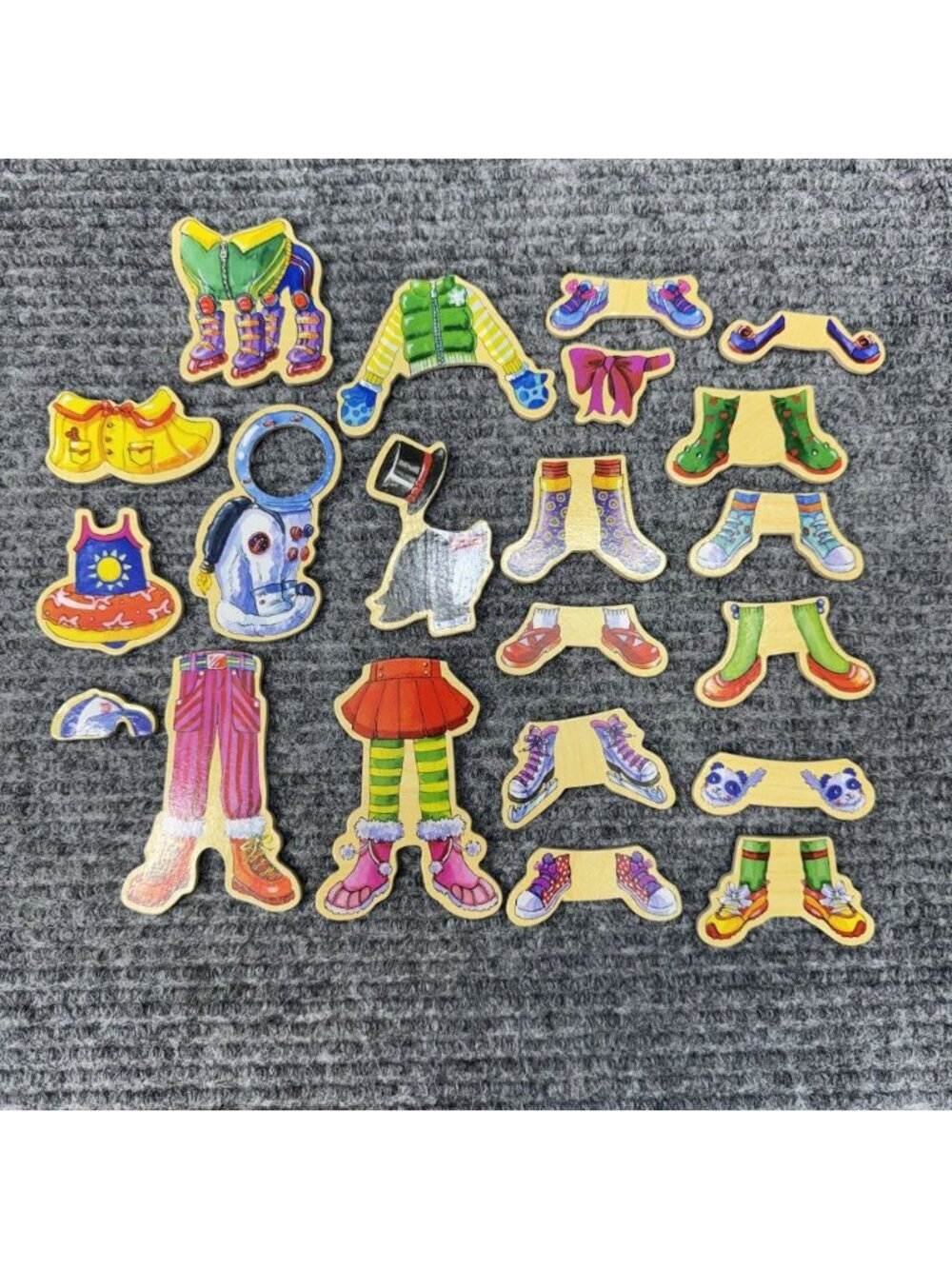T.S. Shure Daisy Girls Wooden Magnetic Dress Up Lot Shoes Clothing Pet Outfit 8”